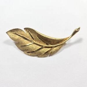 Gold Leaf Brooch - Elegant Women’s Jewelry